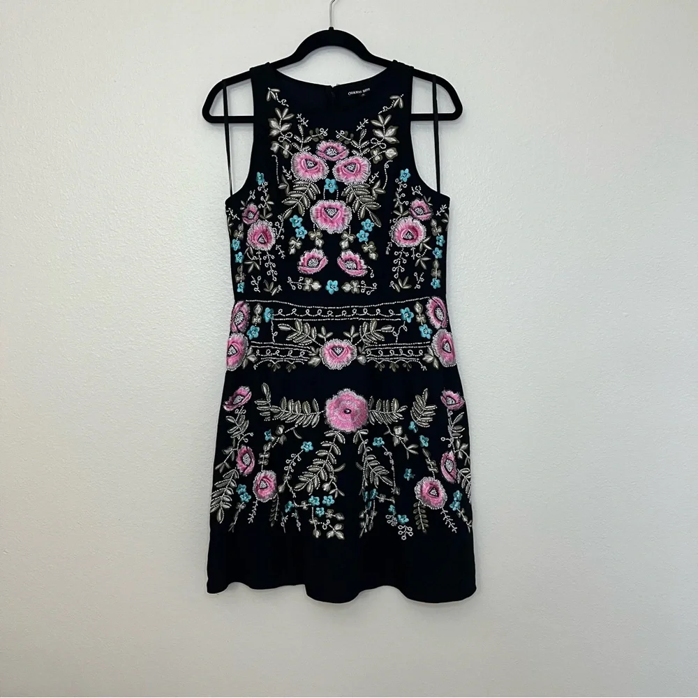 Gianni Bini woman’s Floral embroidered beaded stunning dress sz 10